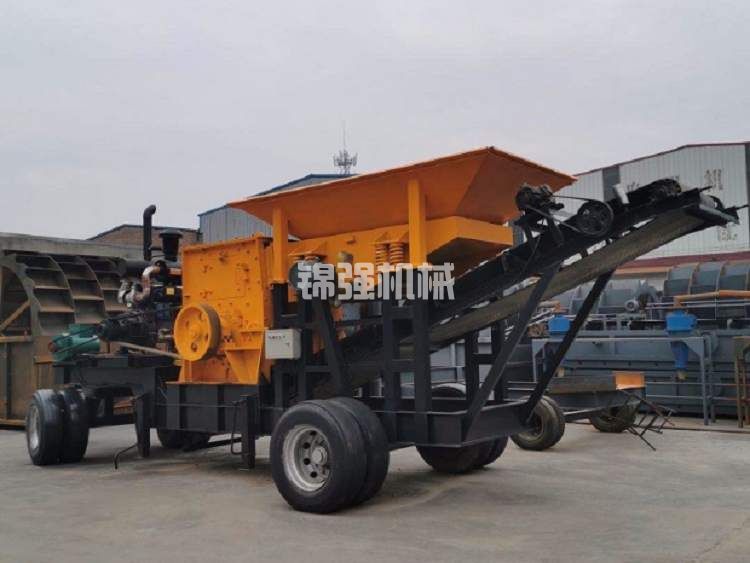 投資這樣的移動(dòng)式建筑垃圾破碎機(jī)多少錢一臺(tái)?(圖4)